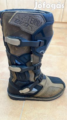 Új Forma Terra Evo motoros csizma 40-es méret