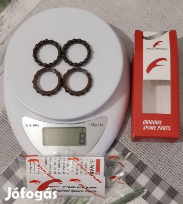 Új Fulcrum (Campagnolo) kerék kerámiacsapágy szett.