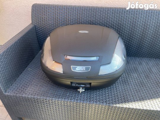 Új Givi 47 literes monolock doboz platnival