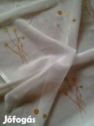 Új Himzett színes, voile függöny (150 cm széles)