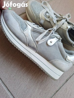 Új JANA 37-es tavaszi női félcipő