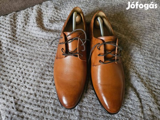Új Lasocki valódi bőrcipő 42-es