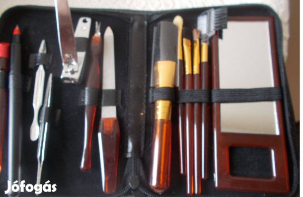 Új Manikűr készlet tokban 18 részes