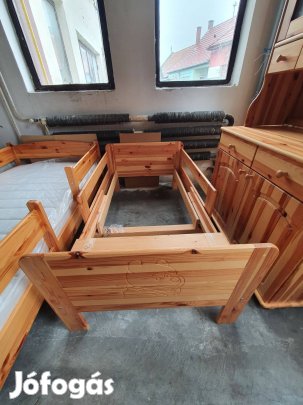 Új Micimackós Bővíthető Gyermek ágy eladó (10)