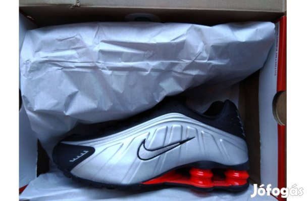 Új Nike Shox R4 férfi cipő (black/metallic silver) 41