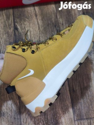 Új Nike bakancs bokacsizma - 39