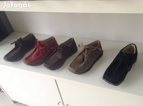 Új Női füzös velúros utcai cipő!