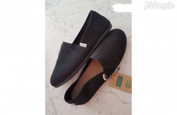 Új Paez (argentín márka) fekete színű slip-on cipő