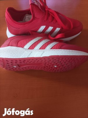 Új Piros nöi cipő 