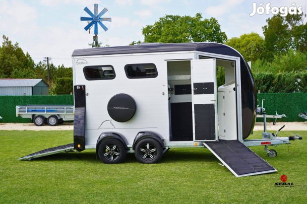 Új Portax L K lószállító utánfutó + Kastélyszállós hétvége 2 főre!