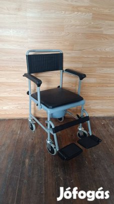 Új RFM Medical kerekes szoba WC - lábtartóval