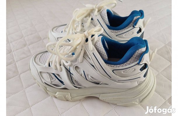 Új Runnerboss design sportcipő 36-os bth:23cm