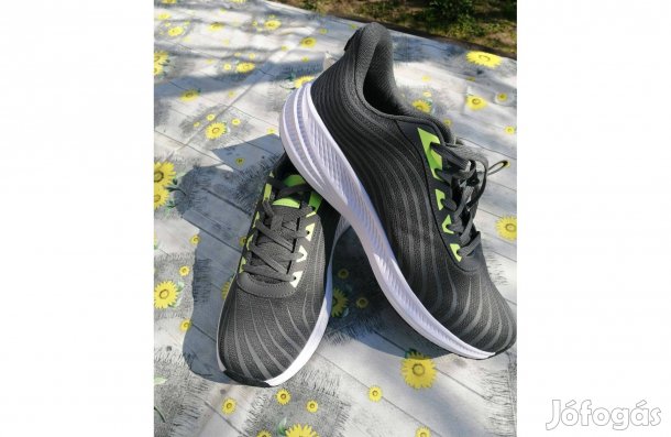 Új Sportcipő cipő 44