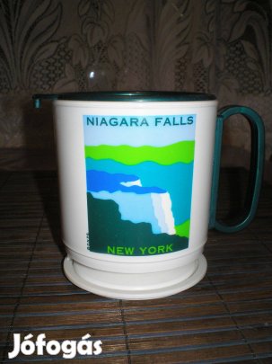 Új USA-ból zárt italos bögre autóba is tehető talprésze rögzíthető