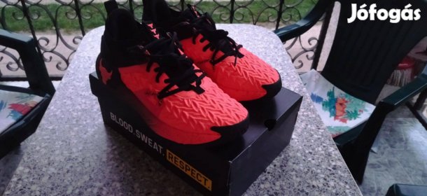 Új Under Armour Project Rock 6 edző, crossfitt, súlyemelő cipő