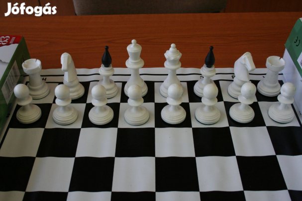 Új Verseny sakk készlet olcsón elvihető