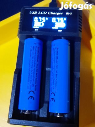 Új, 18650-es akkumulátorok, tőltővel.