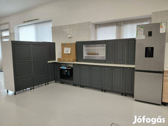 Új, 210x405 cm-es variálható, bővíthető konyha eladó. Azonnal vihető !