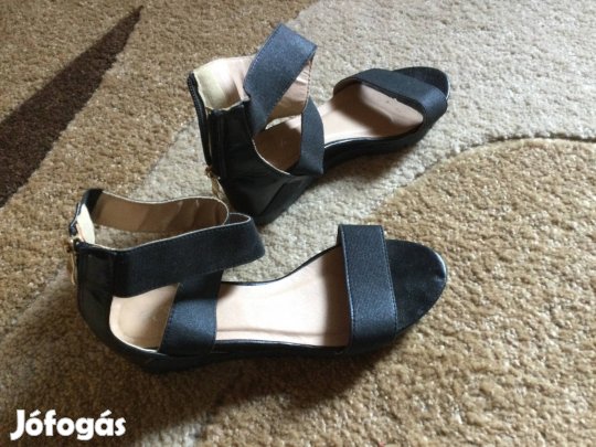 Új! Kényelmes női magasított sarkú szandál