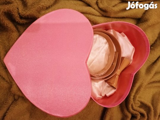 Új! LK Bennett női designer lakkbőr öv díszdobozban