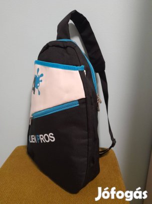 Új! Praktikus, keresztpántos táska, . 42x29 cm. Teljesen új!