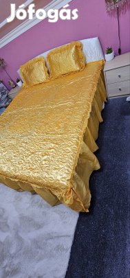 Új, Steppelt, Minőségi Ágytakaró, 2 Töltött Párnával 
