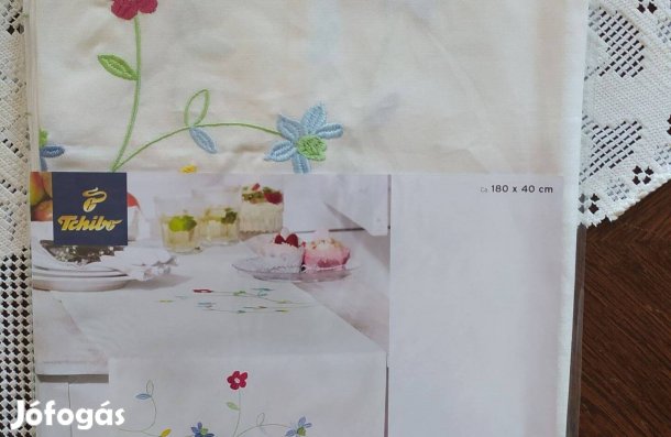 Új, Tchibo, Gyönyörű Hímzett asztali futó 180x40 cm100 % pamut