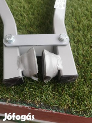 Új! Vonóhorogra tehető 3db kerékpár szállítására alkalmas !