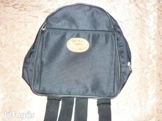 Új - Fekete kis hátitáska hátizsák - repülős jelzéssel az elején