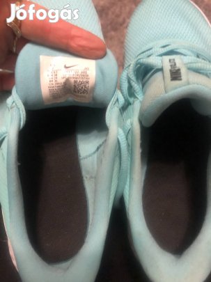 Új , Nike sortcipő
