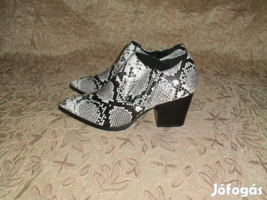 Új - Női western fazonú bokacsizma kígyóbőr mintás 38-as