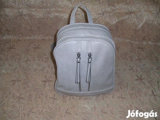Új - Világosszürke ezüst csatos hátitáska - hátizsák
