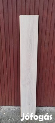 Új, bontatlan laminált padló fehér tölgy színben