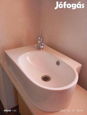 Új, dobozos sarokmosdók