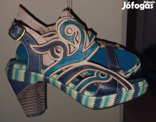 Új, eredeti Laura Vita luxus, egyedi szandál. 39-es 84,95 euró h.Akció