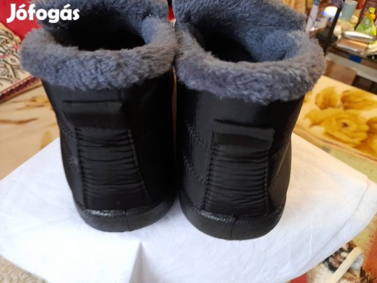 Új, férfi, bebújós, bélelt, vízálló bokacsizma!