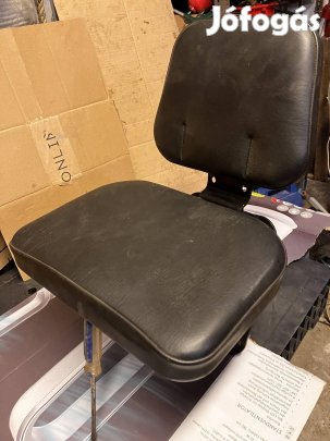 Új  granit traktor pótülés, utasoldali ülés féláron