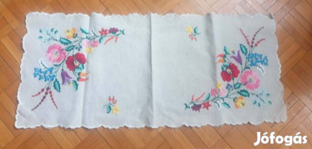 Új, kalocsai hímzett terítő eladó