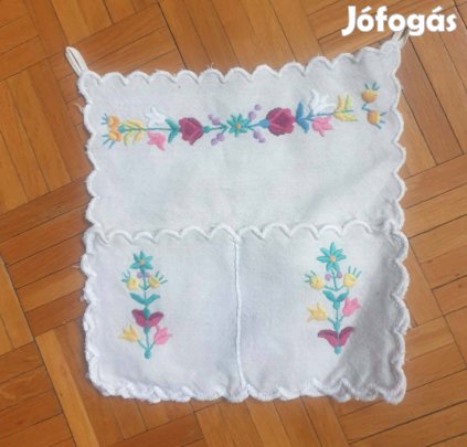 Új, kalocsai mintával hímzett kefetartó eladó