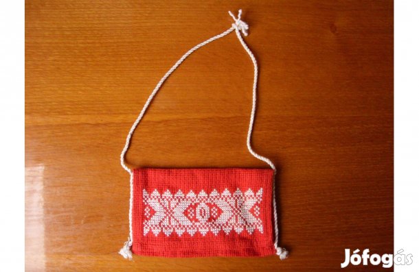 Új, keresztszemes hímzett kis tarisznya, hímzés, 10 x 15 cm