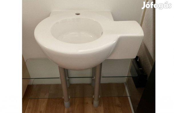 Új, kiállított egyedi, prémium Villeroy&Boch mosdó bútorral eladó