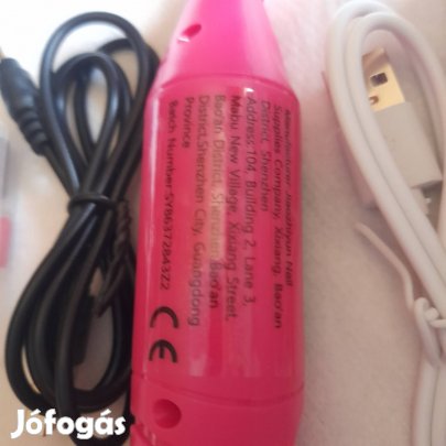 Új, körömlakk szárító és csiszoló szett.