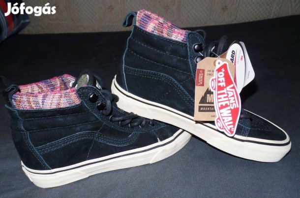 Új, magasszárú, bélelt téli Vans cipő / Mérethibás