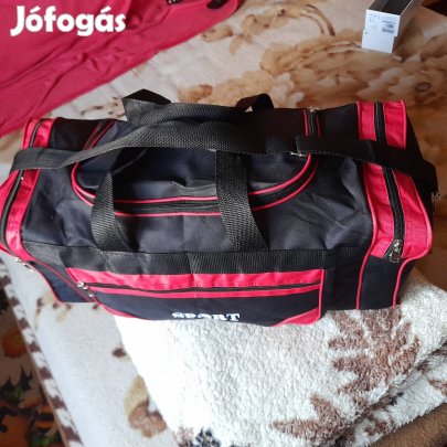 Új, nagyméretű, sportos, útazó poggyász.