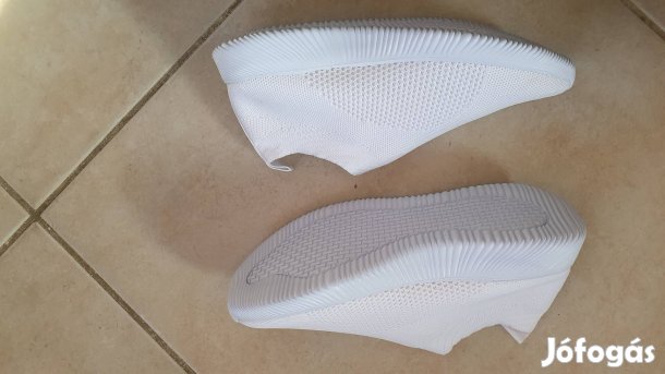 Új  női 38-as fehér cipő