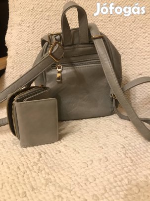 Új, pénztárcás, 24/20/10 cm hátitáska