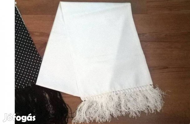 Új, sálszerű fehér kendő