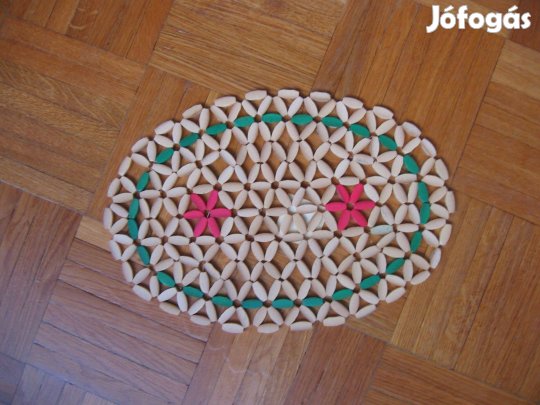 Új, spanyol, festett fa edényalátét