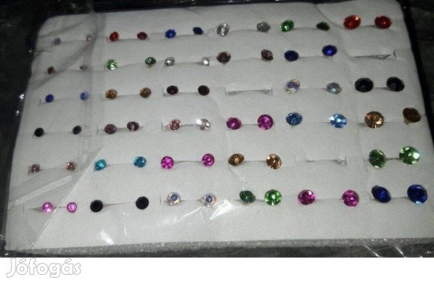 Új, szép divatos elegáns strasszos bizsu fülbevalók