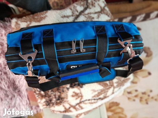 Új, talpas, nagyteherbirású szerszámos táska.